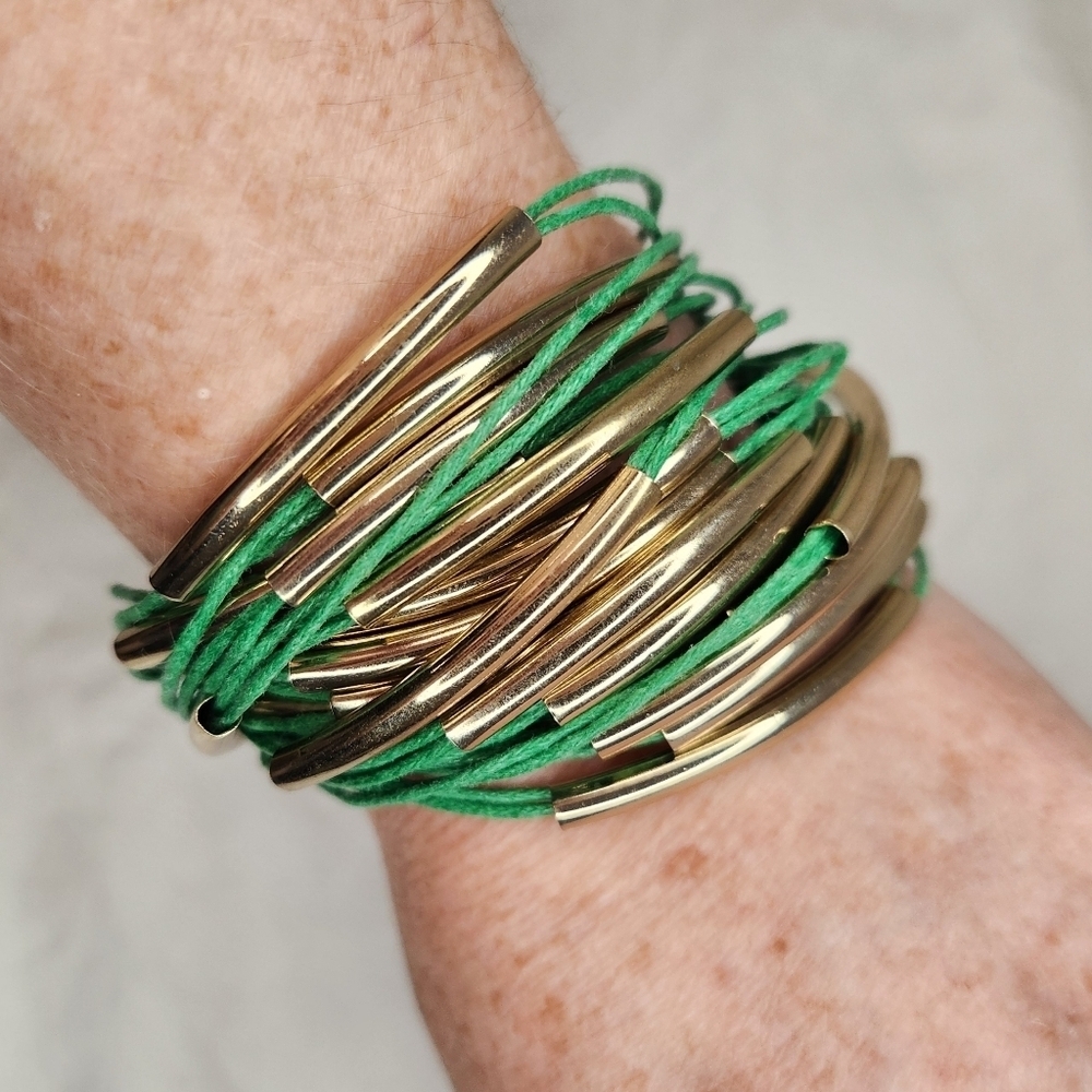 Momento 16 Bar Green Rope Bracelet